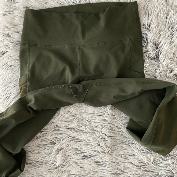 Fabletics PowerHold Legging, High Rise, pockets, sheer panels, 7/8 length, Small - Picture 5 of 5